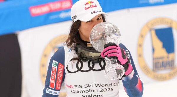 Mar 27, 2025; Sun Valley, ID, USA; Slalom overall points winner Zrinka Ljutic of Croatia celebrates with the crystal globe after the slalom alpine skiing race in the 2025 FIS Ski World Cup at Sun Valley. Mandatory Credit: Michael Madrid-Imagn Images/Sipa USA Photo: Imagn Images/SIPA USA