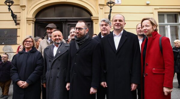01.03.2025., Zagreb - SDP i Mozemo! izlaze sa zajednickom listom na izbore za
Gradsku skupstinu Grada Zagreba, kao i na izbore za vijeca gradskih cetvrti i mjesnih
odbora. Na konferenciji za medije govorili su Tomislav Tomasevic, Sinisa Hajdas Doncic, Sandra Bencic i Branko Kolaric Photo: EmicaElvedji/PIXSELL