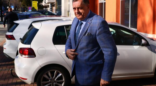 03.03.2025., Mostar, Bosna i Hercegovina - Milorad Dodik danas je nenajavljeno odrzao sastanak sa Draganom Covicem u zgradi HDZ-a BiH nakon kojeg se obratio prisutnim medijima. Photo: Denis Kapetanovic/PIXSELL
