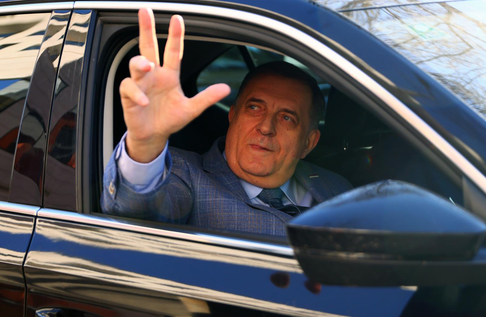 03.03.2025., Mostar, Bosna i Hercegovina - Milorad Dodik danas je nenajavljeno odrzao sastanak sa Draganom Covicem u zgradi HDZ-a BiH nakon kojeg se obratio prisutnim medijima. Photo: Denis Kapetanovic/PIXSELL