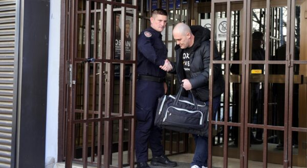 03.03.2025., Osijek - Josip Dabro izasao je iz istraznog pritvora. Photo: Borna Jaksic/PIXSELL