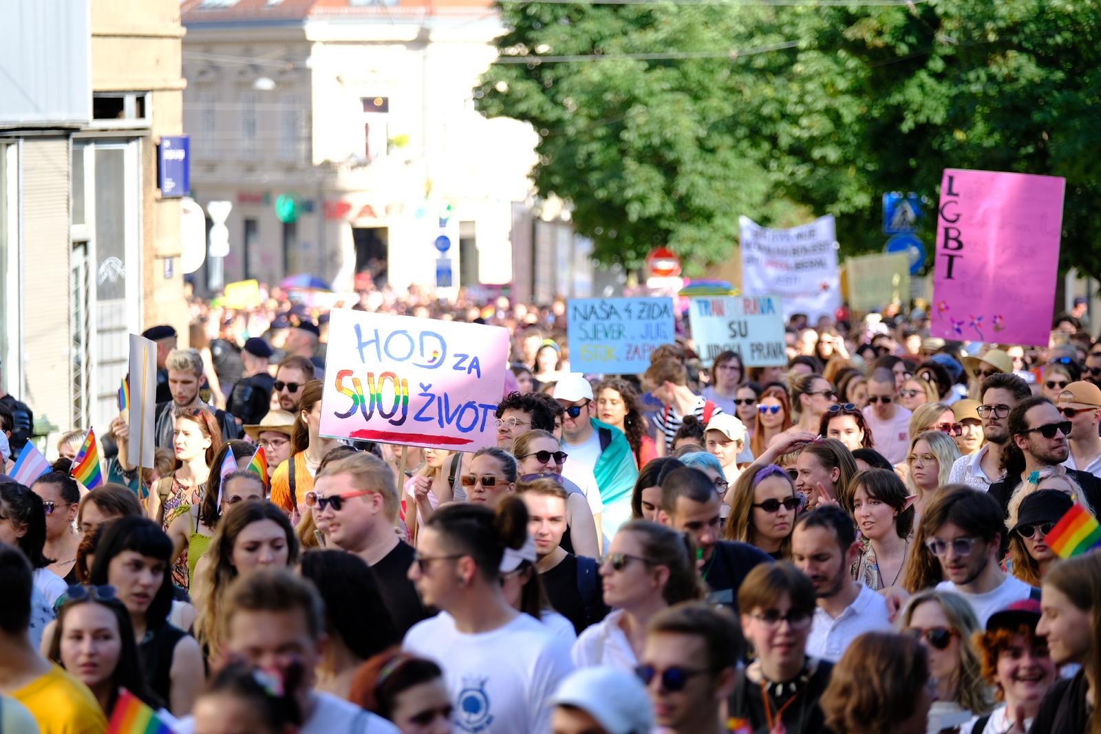 04.06.2022., Zagreb - 21. Povorka ponosa LGBTIQ+ zajednice, osoba i duginih obitelji Zagreb Pridea ove se godine odrzava pod sloganom "Dajte nam nasa cetiri zida!". Photo: Slaven Branislav Babic/PIXSELL