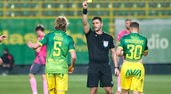 04.03.2025., stadion Aldo Drosina, Pula - SuperSport Hrvatski nogometni kup 2024./25., cetvrtfinale, NK Istra 1961 - NK Lokomotiva. Ville Koski, Patrik Kolaric i Josip Radosevic Photo: Srecko Niketic/PIXSELL