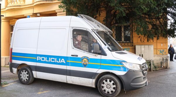 05.03.2025., Zagreb - Policija odvozi Gorana Krunica i ostalih zbog utaje poreza iz Ureda za suzbijanje korupcije i organiziranog kriminaliteta (USKOK) u Vlaskoj ulici. Photo: Luka Stanzl/PIXSELL