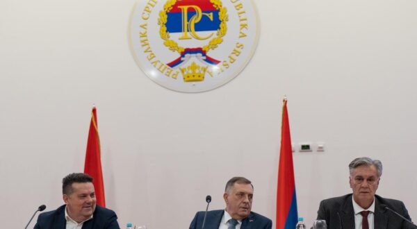 05.03.2025., Banja Luka, Bosna i Hercegovina - U Centru za obuku u Zaluzanima kod Banja Luke u tijeku je sastanak predsjednika Republike Srpske Milorada Dodika s predstavnicima Ministarstva unutarnjih poslova Republike Srpske. Nenad Stevandic, Milorad Dodik, Sinisa Karan Photo: Dejan Rakita/PIXSELL