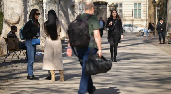 06.03.2025., Zagreb - Nadprosjecna temperatura i suncano vrijeme izmamili gradjane na ulice. Photo: Neva Zganec/PIXSELL