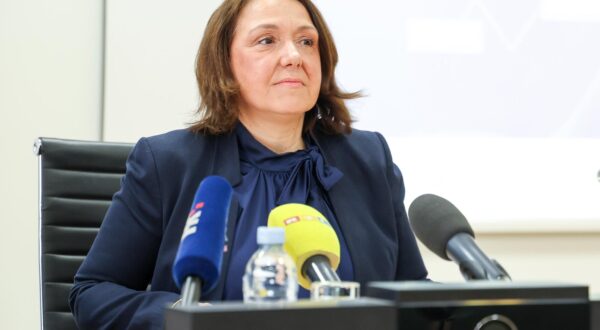 07.03.2025., Zagreb - Konferencija za medije u povodu upucivanja u e-Savjetovanje Nacrta prijedloga Zakona o izmjenama i dopunama Zakona o obveznom zdravstvenom osiguranju. Ministrica zdravstva Irena Hrstic, Veronika Lausin. Photo: Matija Habljak/PIXSELL