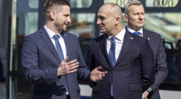 07.03.2025., Osijek - Svecano predstavljanje prvog od deset novih niskopodnih tramvaja proizvedenih u tvornici Koncar – Elektricna vozila. Photo: Davor Javorovic/PIXSELL