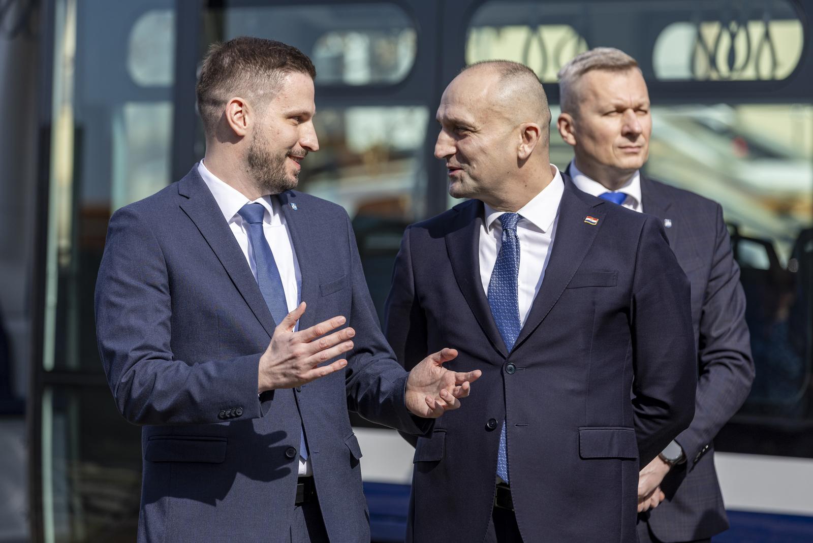 07.03.2025., Osijek - Svecano predstavljanje prvog od deset novih niskopodnih tramvaja proizvedenih u tvornici Koncar – Elektricna vozila. Photo: Davor Javorovic/PIXSELL