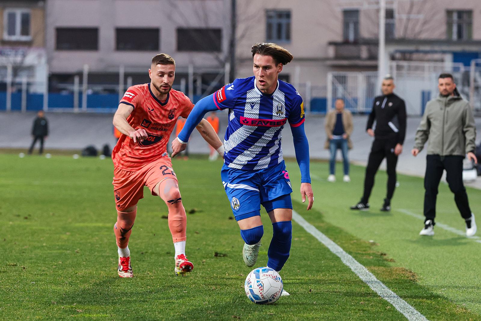 08.03.2025., stadion u Kranjcevicevoj ulici, Zagreb - SuperSport HNL, 25. kolo, NK Lokomotiva - NK Osijek. Roko Jurisic, Robert Mudrazija Photo: Goran Stanzl/PIXSELL