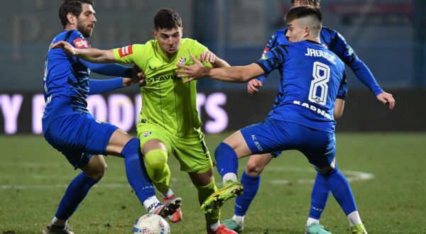 09.03.2025., Gradski stadion Ivan Kusek Apas, Koprivnica - SuperSport HNL, 25. kolo, NK Slaven Belupo - GNK Dinamo. Dominik Kovacic, Martin Baturina i Adriano Jagusic Photo: Vjeran Zganec Rogulja/PIXSELL