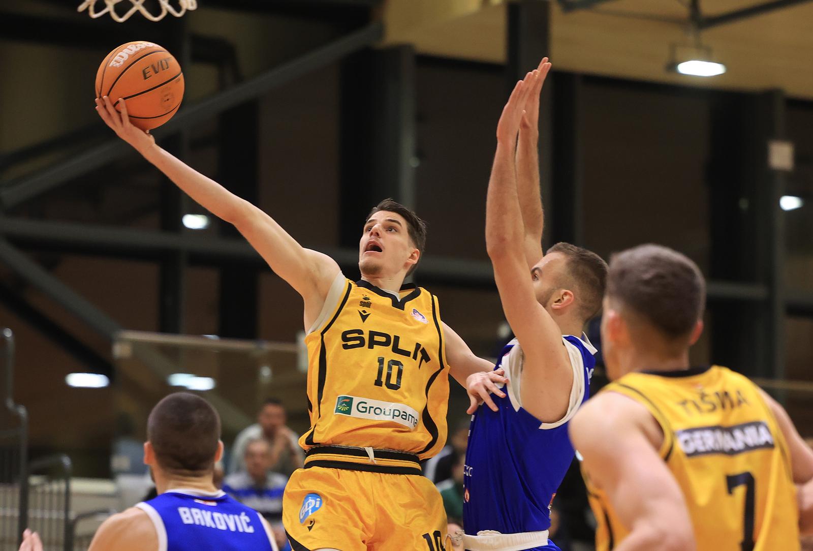 12.02.2025., Sportska dvorana Zabok - Cetvrtfinalna utakmica Kupa Kresimir Cosic za kosarkase. Utakmica KK Split - KK Zadar. Photo: Marko Prpic/PIXSELL