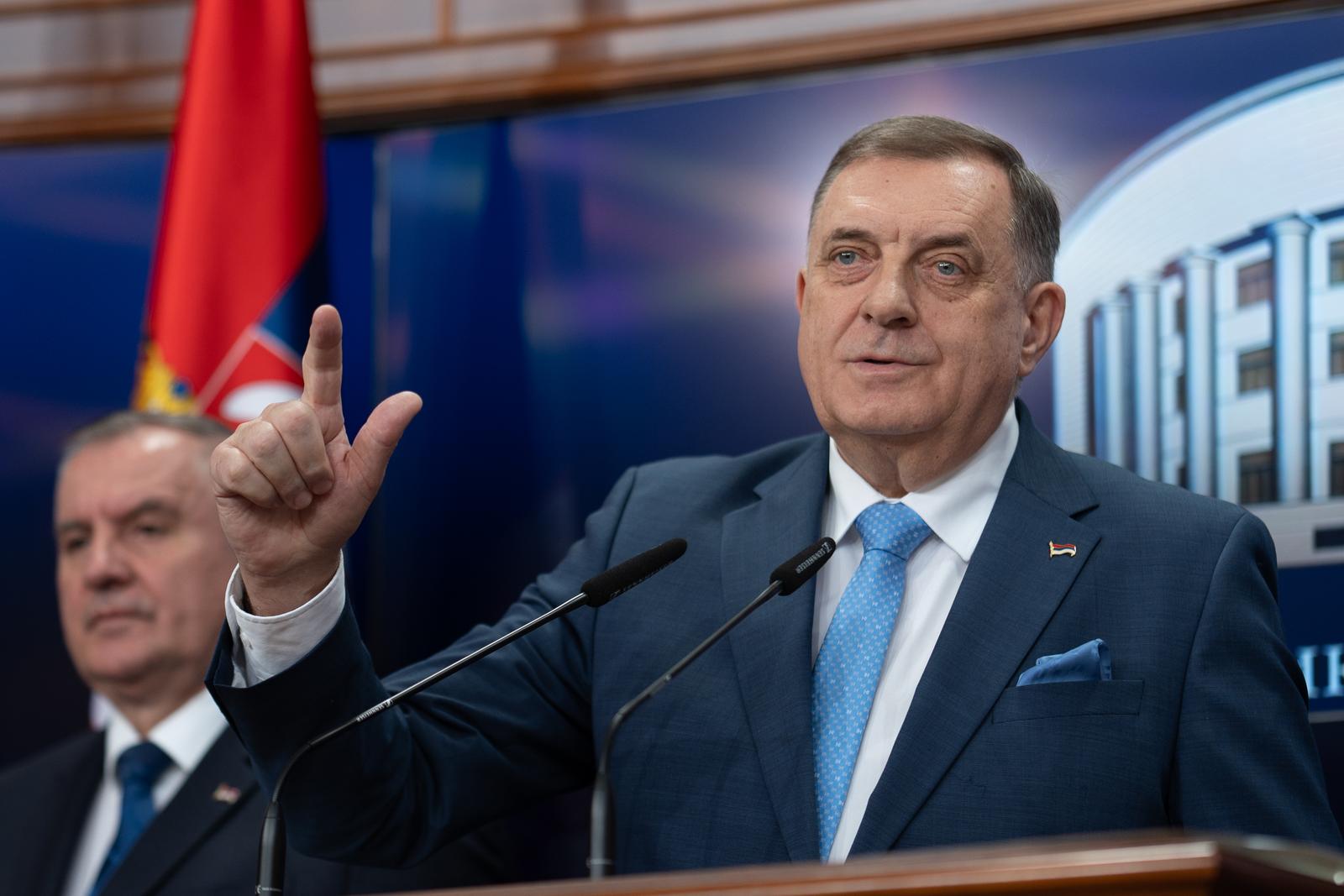 12.03.2025., Palata Republike, Banja Luka (BiH) - Konferencija za novinare predsjednika RS Milorada Dodika, predsjednika Narodne skupstine Srpske Nenada Stevandica i predsjednika Vlade Republike Srpske Radovana Viskovica povodom naloga za privodjenje politickog vrha Republike Srpske.
Photo: Dejan Rakita/Pixsell Photo: Dejan Rakita/PIXSELL