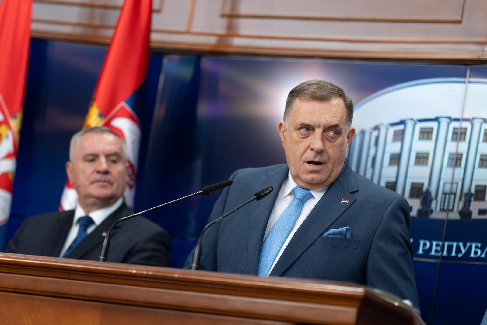 12.03.2025., Palata Republike, Banja Luka (BiH) - Konferencija za novinare predsjednika RS Milorada Dodika, predsjednika Narodne skupstine Srpske Nenada Stevandica i predsjednika Vlade Republike Srpske Radovana Viskovica povodom naloga za privodjenje politickog vrha Republike Srpske.
Photo: Dejan Rakita/Pixsell Photo: Dejan Rakita/PIXSELL