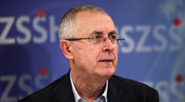 14.02.2025., Zagreb - Predstavnici Nezavisnog sindikata zaposlenih u srednjim skolama Hrvatske, Nezavisnog sindikata znanosti i visokog obrazovanja i Skolskog sindikata Preporod odrzali su zajednicku konferenciju za novinare na kojoj su najaviti strajk u obrazovanju i znanosti te se osvrnuti na povecanje placa sudaca i "manipulaciju placa" zaposlenih u obrazovanju. Na konferenciji su govorili Zrinko Turalija, Matija Kroflin i Zeljko Stipic. Photo: Emica Elvedji/PIXSELL