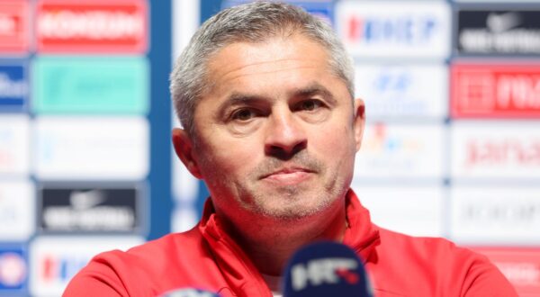 15.04.2024., Zagreb - U KC Drazen Petrovic odrzana je konferencija za medije hrvatske futsal reprezentacije uoci uzvratne utakmice s Poljskom u okviru dodatnih kvalifikacija za Svetsko prvesntvo u Uzbekistanu. izbornik Marinko Mavrovic Photo: Sanjin Strukic/PIXSELL