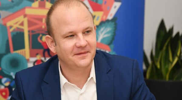 17.12.2024., Koprivnica - Gradonacelnik Misel Jaksic u nazocnosti suradnika predstavio je proracun Grada Koprivnice za 2025. godinu, a koji iznosi rekordnih preko 86 milijuna eura.  Photo: damir Spehar/PIXSELL