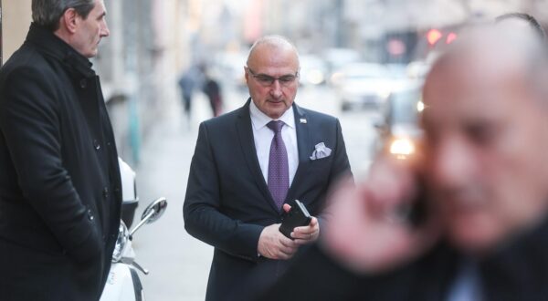 20.02.2025., Zagreb - Dolazak clanova HDZ-a na zajednicku sjednicu Predsjednistva i Nacionalnog odbora HDZ-a. Gordan Grlic Radman Photo: Slavko Midzor/PIXSELL