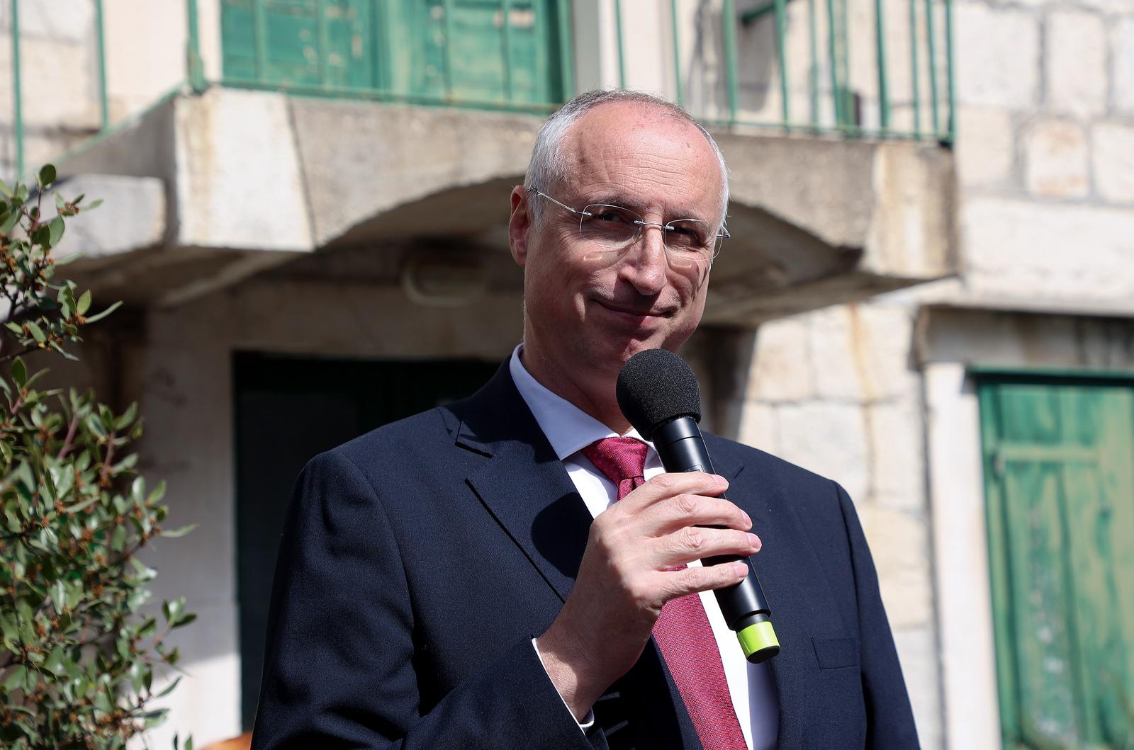 21.03.2025., Split- S prvim danom proljeca sveceno otvoren botanicki vrt na Marjanu. Gradonacelnik Ivica Puljak  Photo: Ivana Ivanovic/PIXSELL