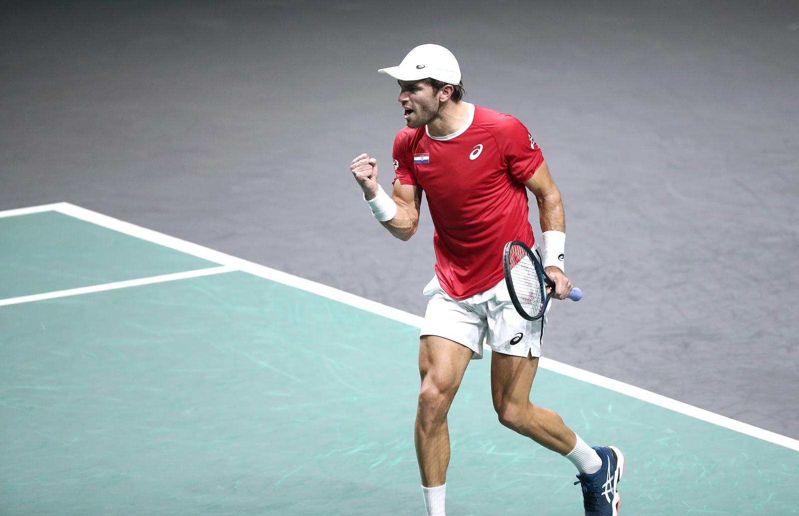 22.11.2022., Malaga - Jose Maria Martin Carpena Arena. Davis Cup by Rakuten, cetvrtfinale, Hrvatska - Spanjolska. Borna Coric i R. Batistuta Agut. Photo: Sanjin Strukic/PIXSELL