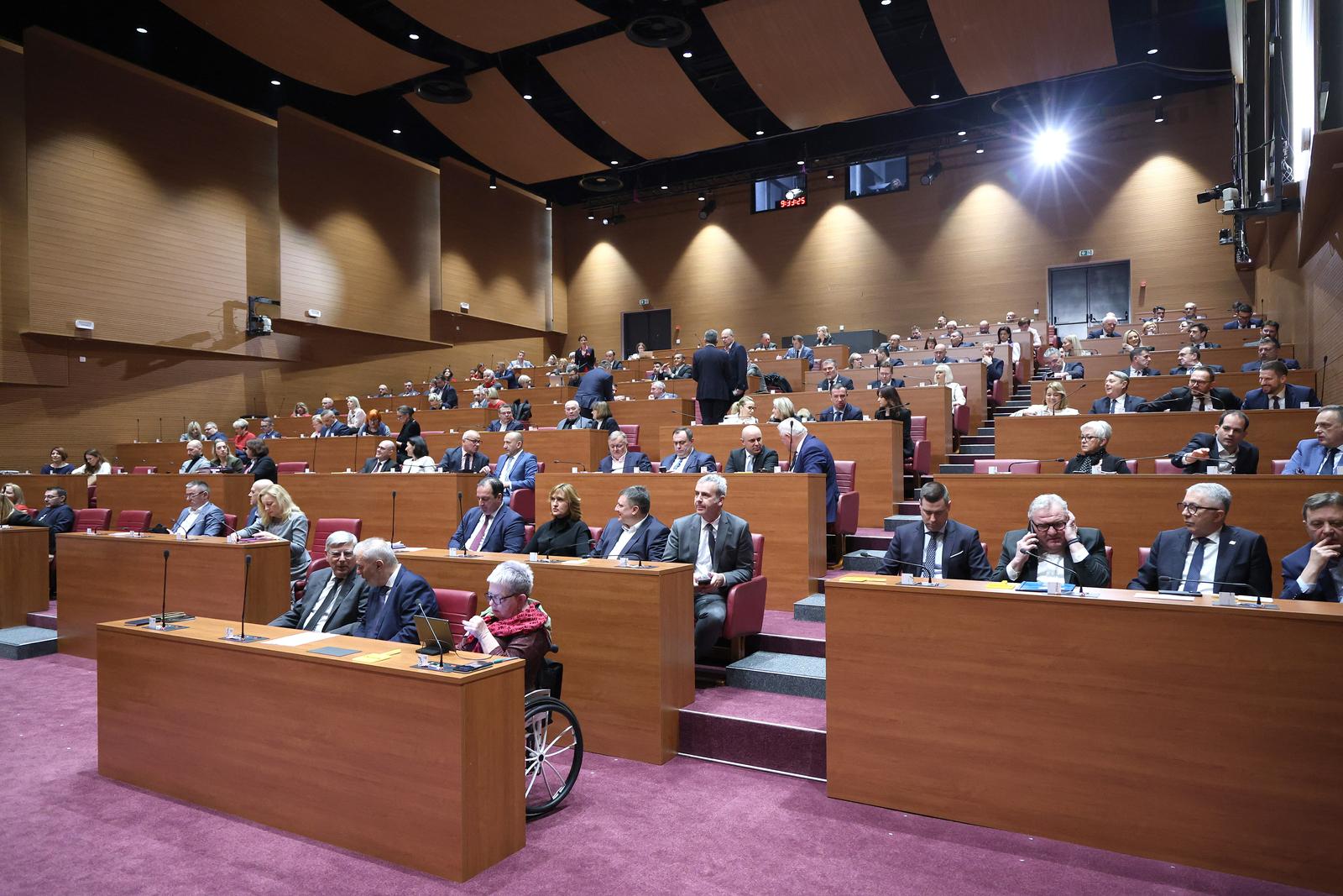 26.02.2025., Zagreb - Sjednica Sabora nastavljena je glasovanjem o skidanju imuniteta zastupniku Josipu Dabri. Photo: Patrik Macek/PIXSELL
