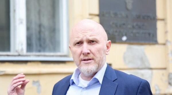 26.03.2025., Zagreb -  Izvanredna konferencija za medije nezavisnog gradskog zastupnika Renata Peteka. Tema: A sad adio - ostavka na mjesto gradskog zastupnika. Photo: Matija Habljak/PIXSELL