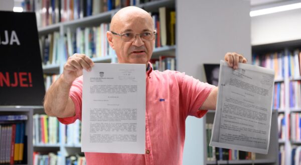 26.08.2023., Zagreb - Konferencija za novinare Udruge Franak o odlukama Ustavnog suda, koje se odnose na potrosace s konvertiranim kreditima u svicarskim francima i njihove pojedinacne tuzbe, odrzana je u Knjiznici i citaonici Bogdan Ogrizovic. Goran Aleksic.
 Photo: Davor Puklavec/PIXSELL