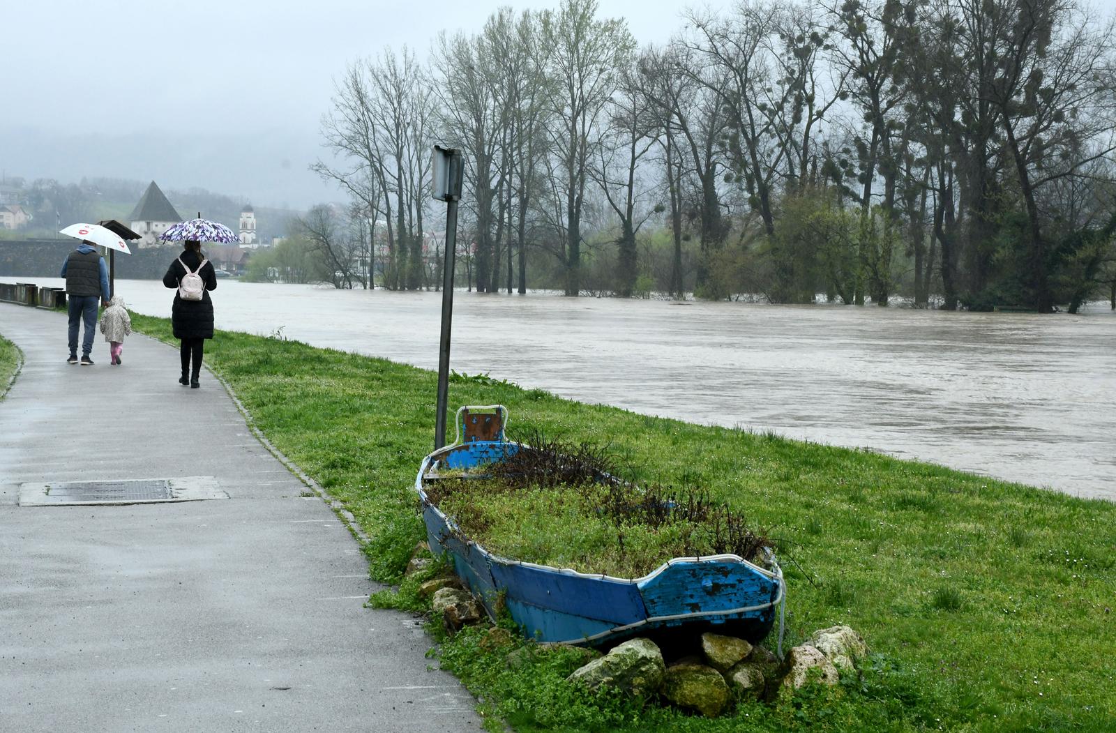 29.03.2025., Hrvatska Kostajnica - Izvanredno stanje obrane od poplava uvedeno je za Unu na podrucju Hrvatske Kostajnice. Photo: Nikola Cutuk/PIXSELL