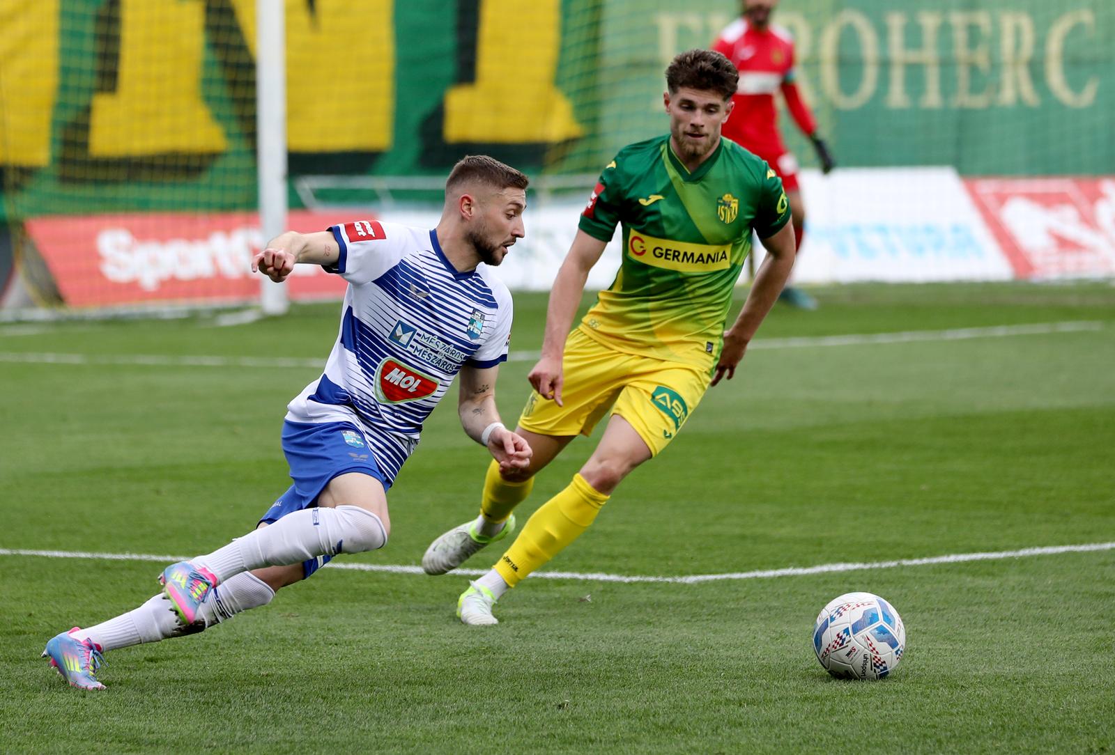 29.03.2025., stadion Aldo Drosina, Pula - SuperSport HNL, 27. kolo, NK Istra 1961 - NK Osijek. Roko Jurisic i Moris Valincic Photo: Sasa Miljevic/PIXSELL