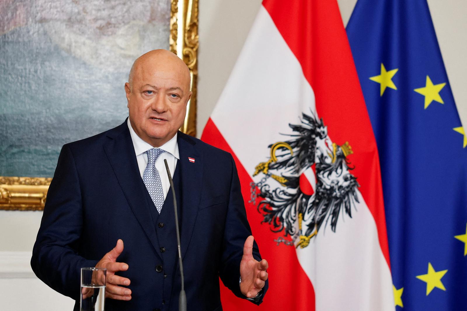 Austria's newly sworn-in Chancellor and head of People's Party (OeVP) Christian Stocker speaks to the media, in Vienna, Austria, March 3, 2025. REUTERS/Lisa Leutner Photo: LISA LEUTNER/REUTERS