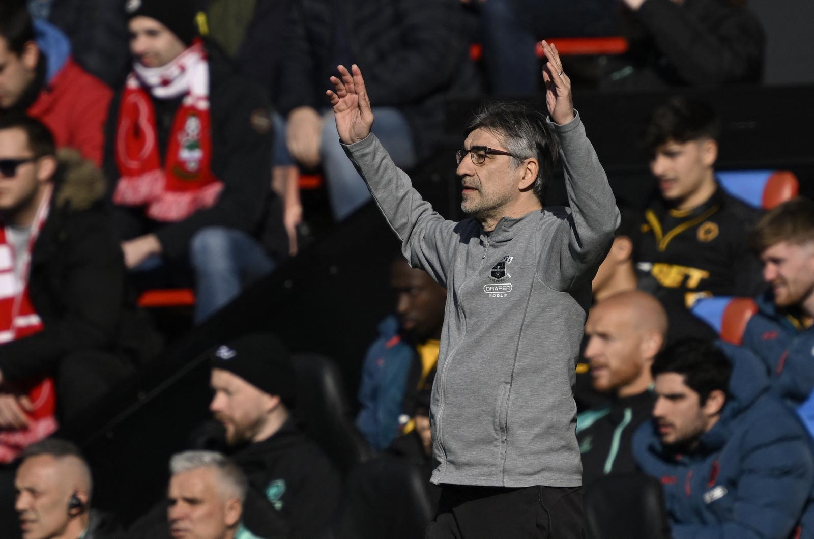 Soccer Football - Premier League - Southampton v Wolverhampton Wanderers - St Mary's Stadium, Southampton, Britain - March 15, 2025 Southampton manager Ivan Juric reacts REUTERS/Tony O Brien EDITORIAL USE ONLY. NO USE WITH UNAUTHORIZED AUDIO, VIDEO, DATA, FIXTURE LISTS, CLUB/LEAGUE LOGOS OR 'LIVE' SERVICES. ONLINE IN-MATCH USE LIMITED TO 120 IMAGES, NO VIDEO EMULATION. NO USE IN BETTING, GAMES OR SINGLE CLUB/LEAGUE/PLAYER PUBLICATIONS. PLEASE CONTACT YOUR ACCOUNT REPRESENTATIVE FOR FURTHER DETAILS.. Photo: TONY O BRIEN/REUTERS