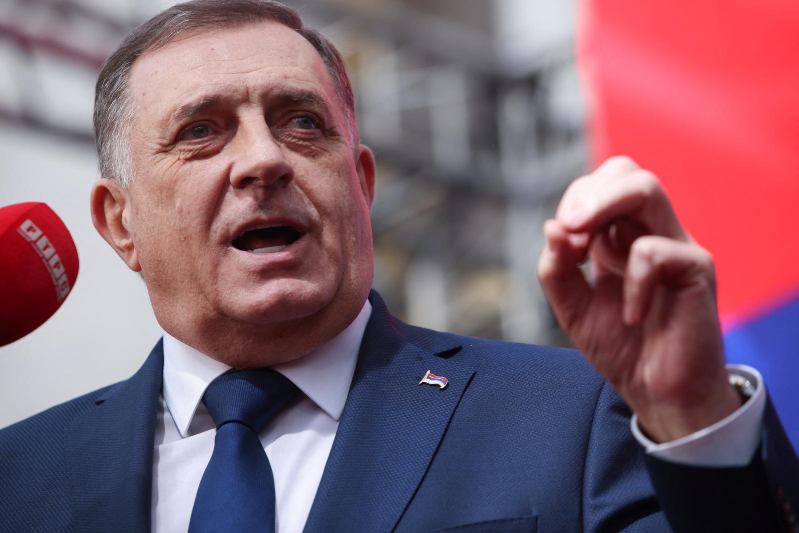 President of Republika Srpska (Serb Republic) Milorad Dodik addresses his supporters reacting to court decision on charges that he defied rulings by an international peace envoy, in Banja Luka, Bosnia and Herzegovina, February 25, 2025. REUTERS/Amel Emric Photo: AMEL EMRIC/REUTERS