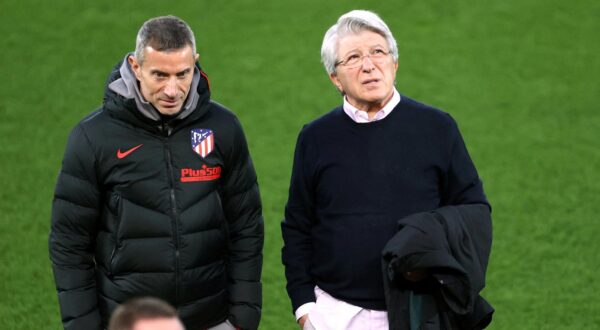FILE PHOTO: Soccer Football - Champions League - Atletico Madrid Training - Anfield, Liverpool, Britain - March 10, 2020   Atletico Madrid sporting dierctor Andrea Berta and Atletico Madrid president Enrique Cerezo during training   Action Images via Reuters/Carl Recine/File Photo Photo: Carl Recine/REUTERS