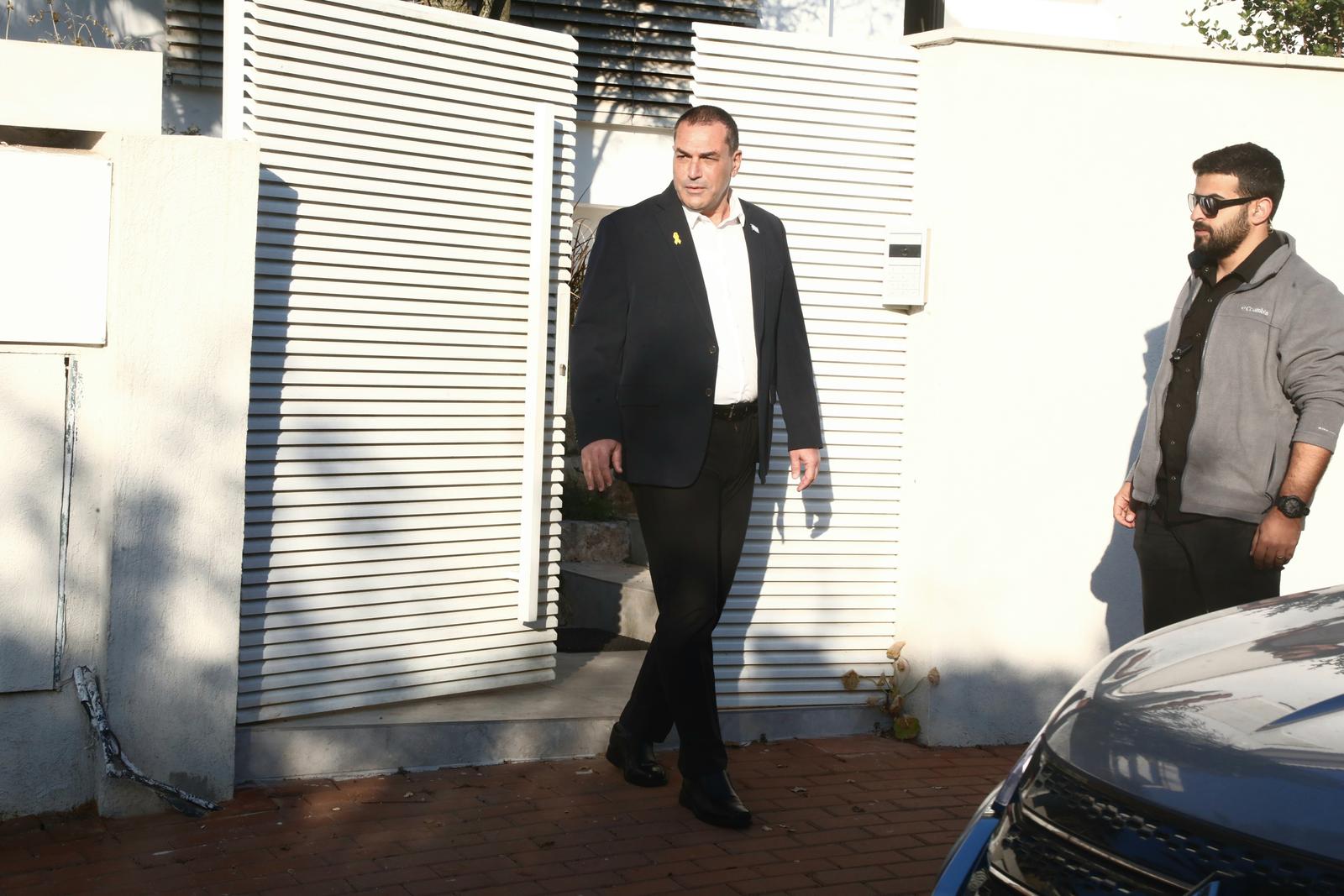 (250202) -- JERUSALEM, Feb. 2, 2025 (Xinhua) -- The newly-appointed Israeli military chief Eyal Zamir (L) is seen leaving his home in Moshav Ramot Hashavim, Israel, on Feb. 2, 2025. Israeli Prime Minister Benjamin Netanyahu and Defense Minister Israel Katz have jointly decided to appoint Eyal Zamir as the new military chief, following the resignation of Herzi Halevi last week, according to a statement issued by the Prime Minister's Office on Saturday. (Gideon Markowicz/JINI via Xinhua) Photo: Ji Deweng¡¤makeweiqi/XINHUA