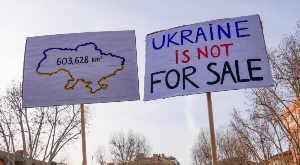 23/02/2025 Rome, February 24, 2022, and Vladimir Putin announced a "special military operation" with the aim of "demilitarizing and denazifying Ukraine". Three years later, war is still raging and in Rome, as in twelve other Italian squares, the Ukrainian community and numerous associations demonstrated this afternoon in support of the Ukrainian resistance. Ps: the photo can be used in compliance with the context in which it was taken, and without defamatory intent of the decorum of the people represented Photo: Stefano Ronchini / ipa-agency.net/IPA