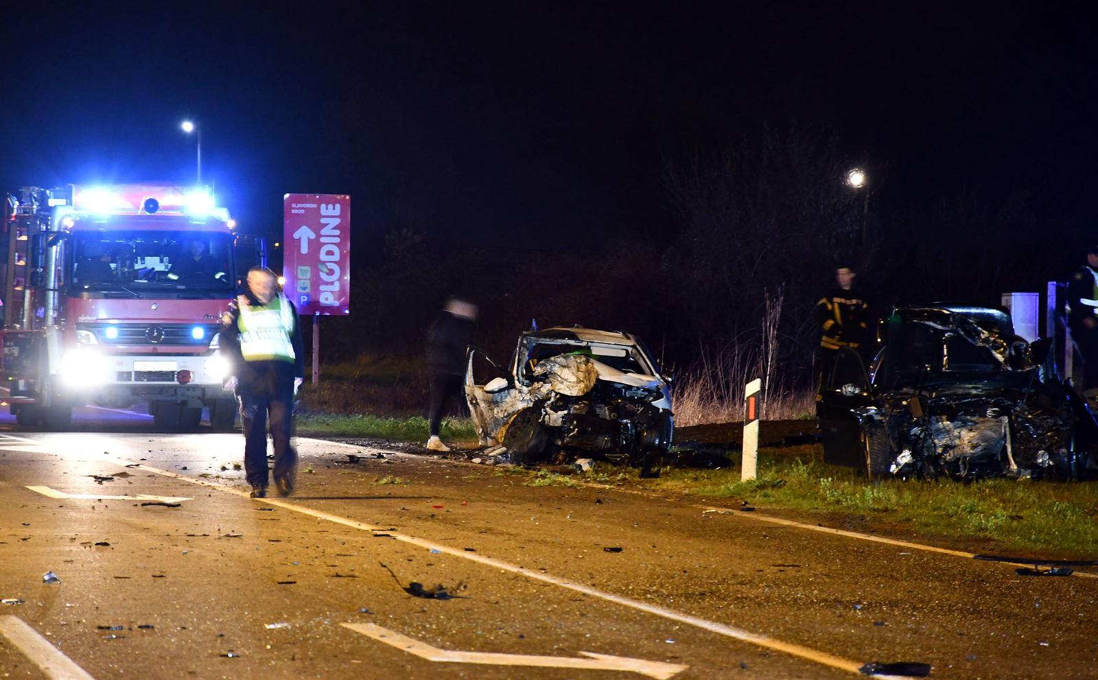 16.03.2025.., Slavonski Brod - Prometna nesreca na raskrizju Sjeverne vezne ceste i skretanja za Brodsko Vinogorje. U sudaru dva automobila smrtno su stradale dvije osobe, a jedna je ozlijedjena osoba prevezena u bolnicu. Photo: Ivica Galovic/PIXSELL