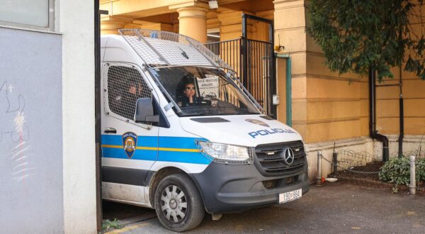 05.03.2025., Zagreb - Policija odvozi Gorana Krunica i ostalih zbog utaje poreza iz Ureda za suzbijanje korupcije i organiziranog kriminaliteta (USKOK) u Vlaskoj ulici. Photo: Luka Stanzl/PIXSELL
