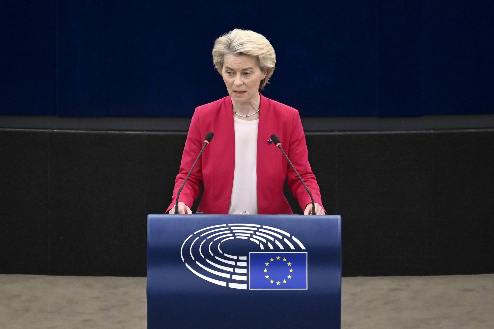EU-Kommissionspräsidentin Ursula von der Leyen CDU im EU-Parlament in Straßburg. Straßburg, 11.03.2025 Grand Est Frankreich *** EU Commission President Ursula von der Leyen CDU in the EU Parliament in Strasbourg Strasbourg, 11 03 2025 Grand Est France Copyright: xDwixAnoraganingrumx Photo: IMAGO/Dwi Anoraganingrum/IMAGOSTOCK&PEOPLE