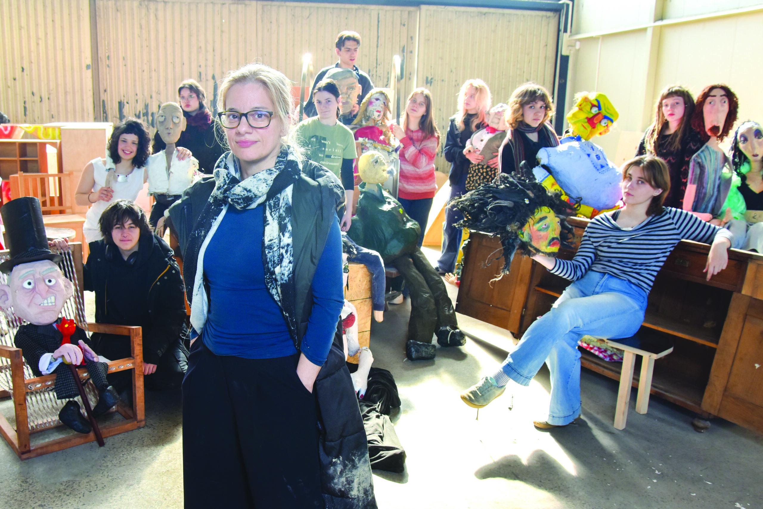 06.03.2025., Zagreb - Valentina Crnkovic, scenografkinja sa ucenicima Skole primjenjene umjetnosti i njihovim lutkama. 
Photo Sasa ZinajaNFoto