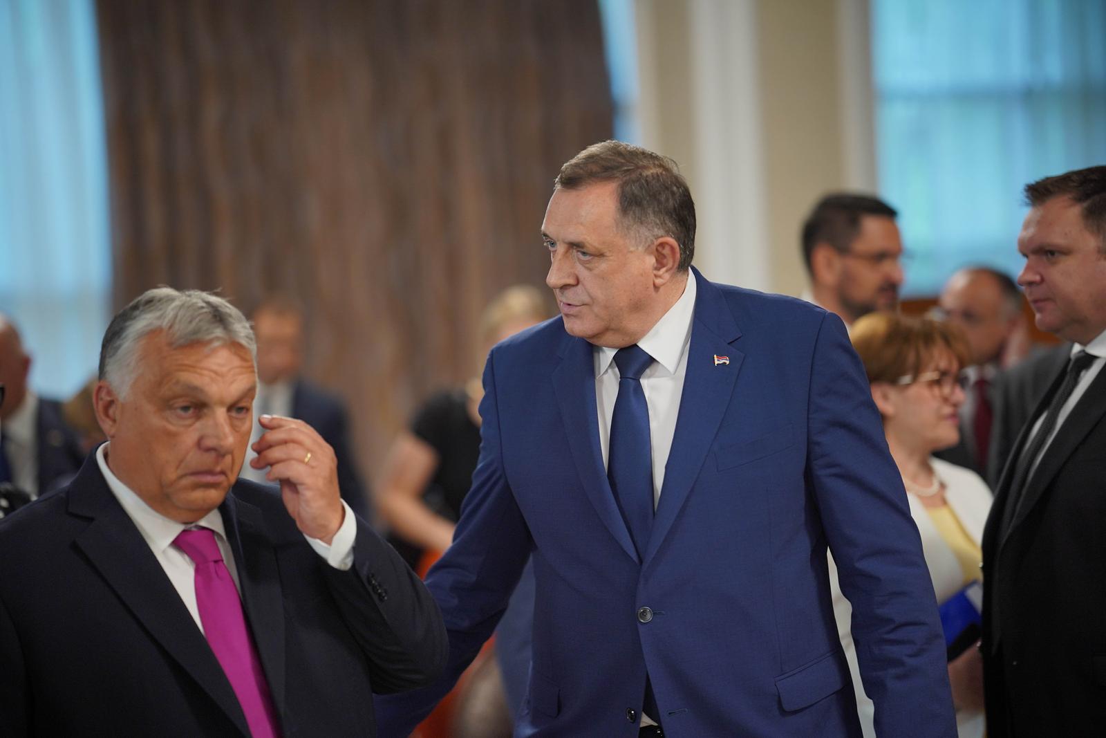 22.06.2023., Administrativni centar Vlade RS, Banjaluka (BiH) – Premijer Republike Srpske Radovan Viskovic i madjarski ministar vanjskih poslova Peter Sijarto (Peter Sziarto) potpisali su danas u Banjaluci Zajednicku izjavu o suradnji Republike Srpske i Vlade Madjarske. Nakon potpisivanja izjave, odrzana je pres konferencija na kojoj su se obratili Milorad Dodik, predsjednik RS, i Viktor Orban, premijer Madjarske.  Photo: Dejan Rakita/PIXSELL