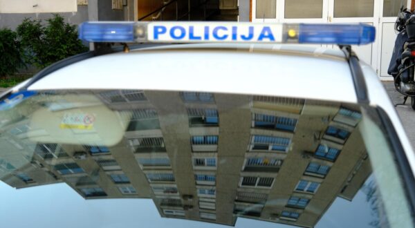 26.03.2022., Zagreb - U zgradi u Stefancicevoj u naselju Vrbani nadeno je mrtvo tijelo zene. Policija sumnja na ubojstvo. Photo: Slaven Branislav Babic/PIXSELL