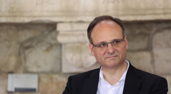22.06.2024., Split- PREDSTAVLJANJE DRUGOG DOPUNJENOG I PROSIRENOG IZDANJA KNJIGE „HRVATSKA U 30 PRICA“ – BOZO SKOKO I ZVONIMIR FRKA-PETESIC. Uz autore, knjigu predstavlja 
Zlatan Stipisic Gibonni, hrvatski glazbenik
Nina Obuljen Koržznek, ministrica kulture i medija RH
Kristjan Stanicic,  direktor Hrvatske turisticke zajednice 
Andro Krstulovic Opara, arheolog, povjesnicar umjetnosti i politicar 
Zdenko Ljevak, predstavnik nakladnika
Drazen Klaric, urednik knjige i predstavnik su-nakladnika  
Mario Petrovic, komunikacijski strucnjak 
Blazenko Boban, zupan Splitsko-dalmatinske zupanije Photo: Ivana Ivanovic/PIXSELL