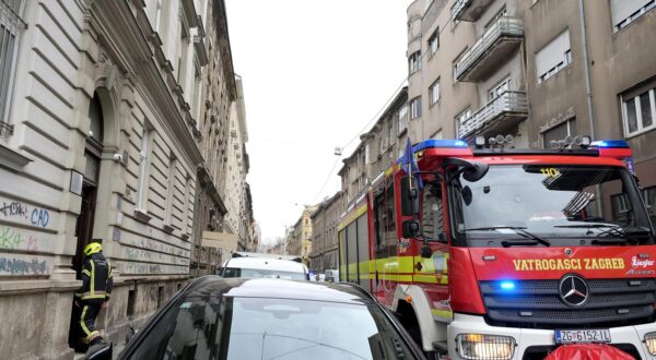 25.03.2025., Zagreb - Pozar u zgradi u Djordjicevoj ulici. Vatrogasci na terenu. Preminula jedna osoba. Photo: Sandra Simunovic/PIXSELL