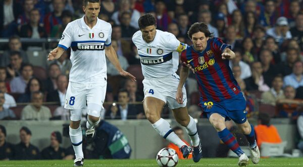 Bildnummer: 12311465  Datum: 26.04.2010  Copyright: imago/Jan Huebner
28.04.2010, Champions League, FC Barcelona - Inter Mailand (L-R) Thiago Motta (Inter Milan), Javier Zanetti (Inter Milan), Lionel Messi (FC Barcelona) Nur fuer redaktionelle Verwendung, kein Model- oder Eigentum-Release vorhanden.; kbdig 2010 quer Fussball Soccer Germany Calcio Le Football Futbol Voetbal Fotball Inter Milano 

Image number 12311465 date 26 04 2010 Copyright imago Jan Huebner 28 04 2010 Champions League FC Barcelona Inter Milan l r Thiago Motta Inter Milan Javier Zanetti Inter Milan Lionel Messi FC Barcelona only for  Use no Model Or Property Release present Kbdig 2010 horizontal Football Soccer Germany Calcio Le Football Futbol Voetbal Fotball Inter Milano
