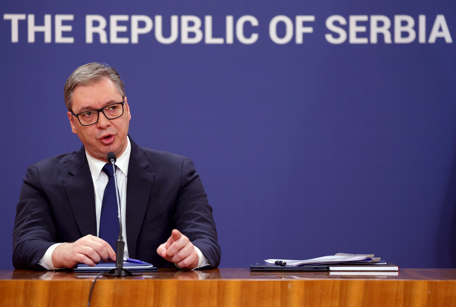 epa12014600 Serbian President Aleksandar addresses a press conference in Belgrade, Serbia, 06 April 2025. Vucic named Djuro Macut as the country's new prime minister after Milos Vucevic submitted his resignation last January, following protests demanding accountability for the collapse of the Novi Sad train station canopy in November 2024, which claimed the lives of fifteen people.  EPA/ANDREJ CUKIC