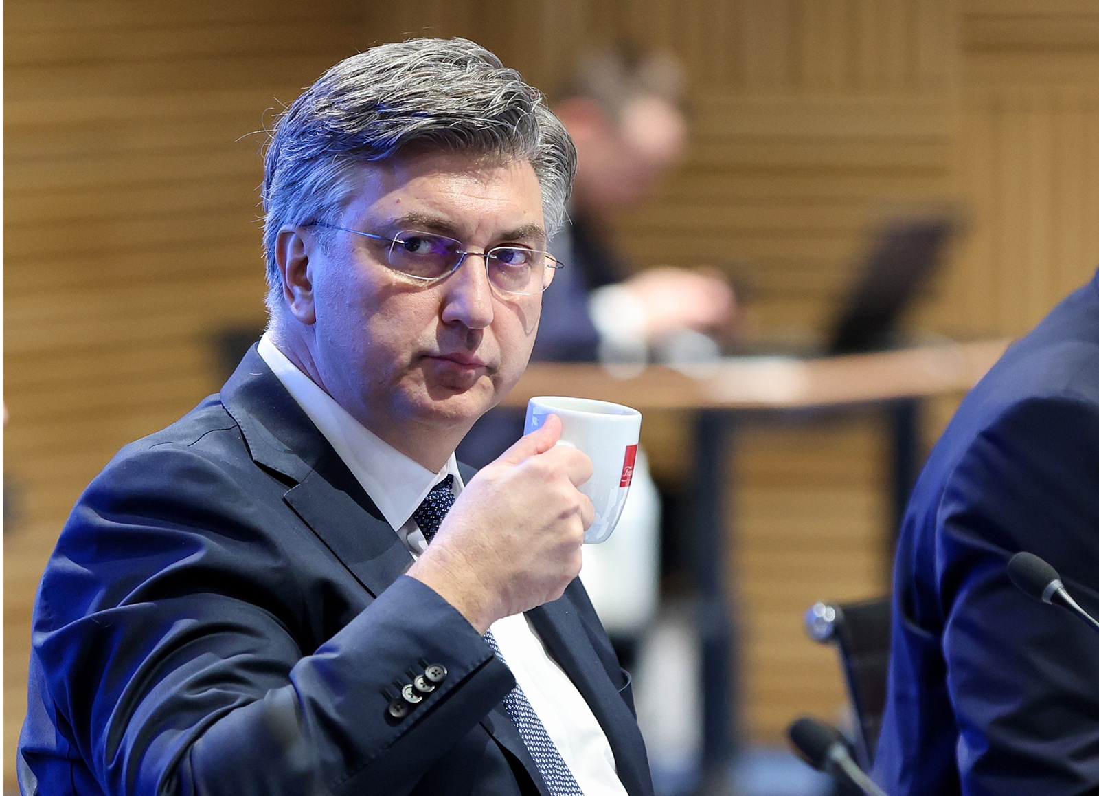 03.04.2025., Zagreb - Predsjednik Vlade Andrej Plenkovic i clanovi Vlade nakon sastanka, u 11 sati, uspjesnim prijaviteljima projekata energetske obnove visestambenih zgrada, upraviteljima i predstavnicima suvlasnika, svecano urucuju 25 odluka o financiranju te 67 ugovora o dodjeli bespovratnih sredstava. Photo: Matija Habljak/PIXSELL