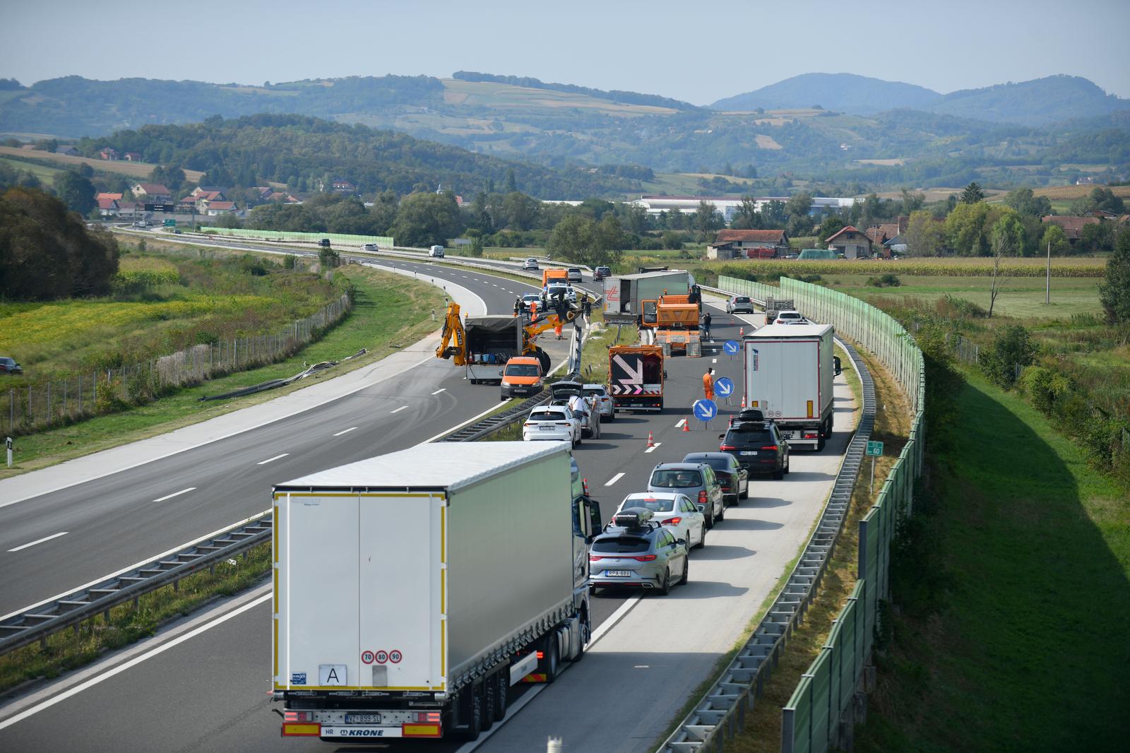 26.8.2024., Breznica, Hrvatska - Prometna nesreca na A4 izmedu cvorova Breznicki Hum i Komin. Photo: Josip Mikacic/PIXSELL