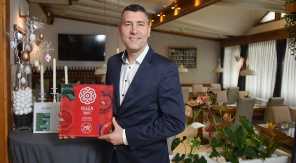 Bruno Ceronja je suvlasnik i voditelj restorana Mon Ami u Velikoj Gorici koji su 1997. otvorili njegovi roditelji Božo i Barbara Ceronja
