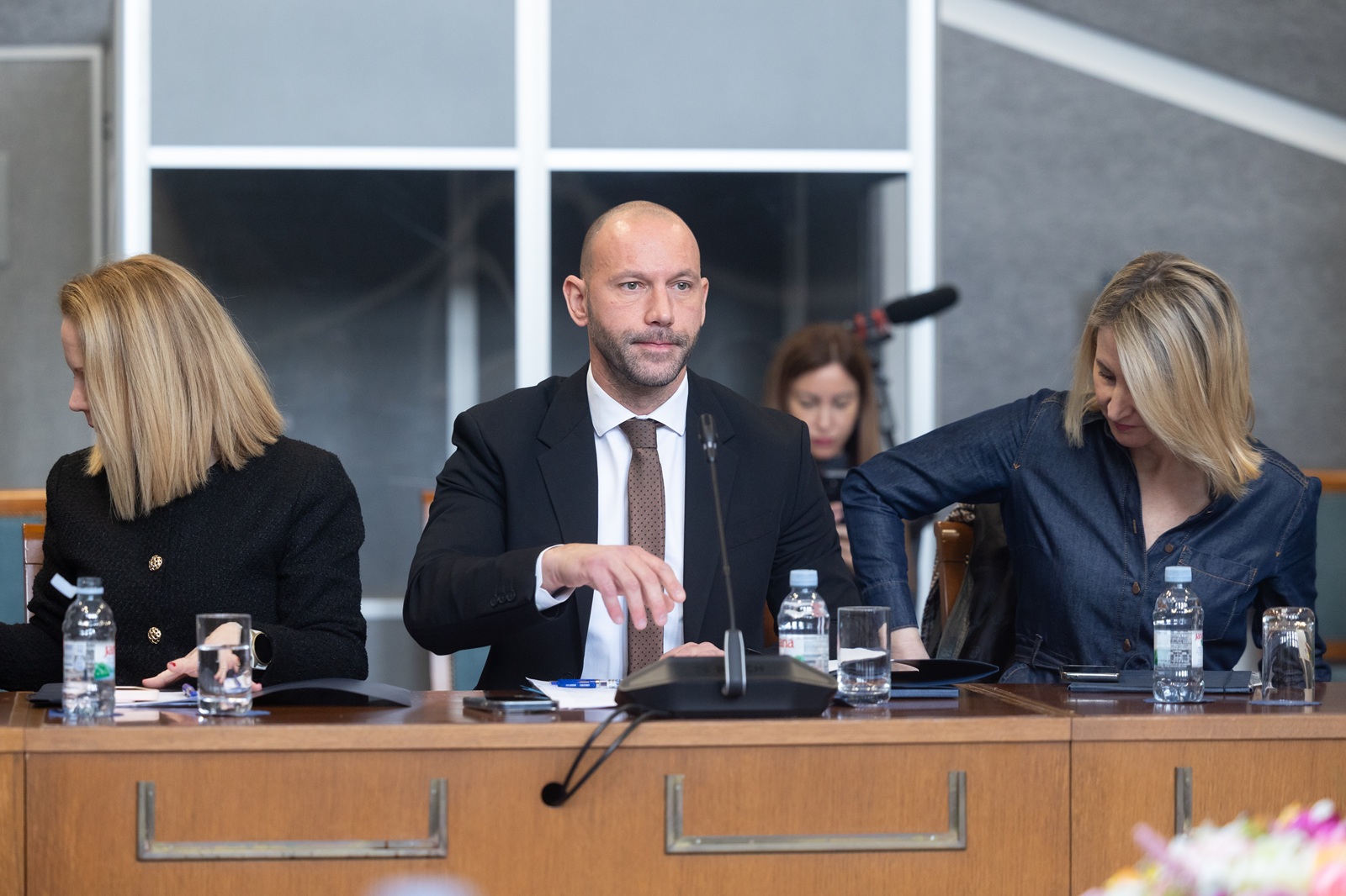 Zagreb, 08.04.2025. - Na sjednici Odbora za pravosuđe na dnevnom redu je bila točka o prijedlogu zaključka o zaduživanju Vlade da pokrene postupak razješenja GDO Ivana Turudića.
Na fotografiji Damir Habijan.
foto HINA/ Edvard ŠUŠAK/ es