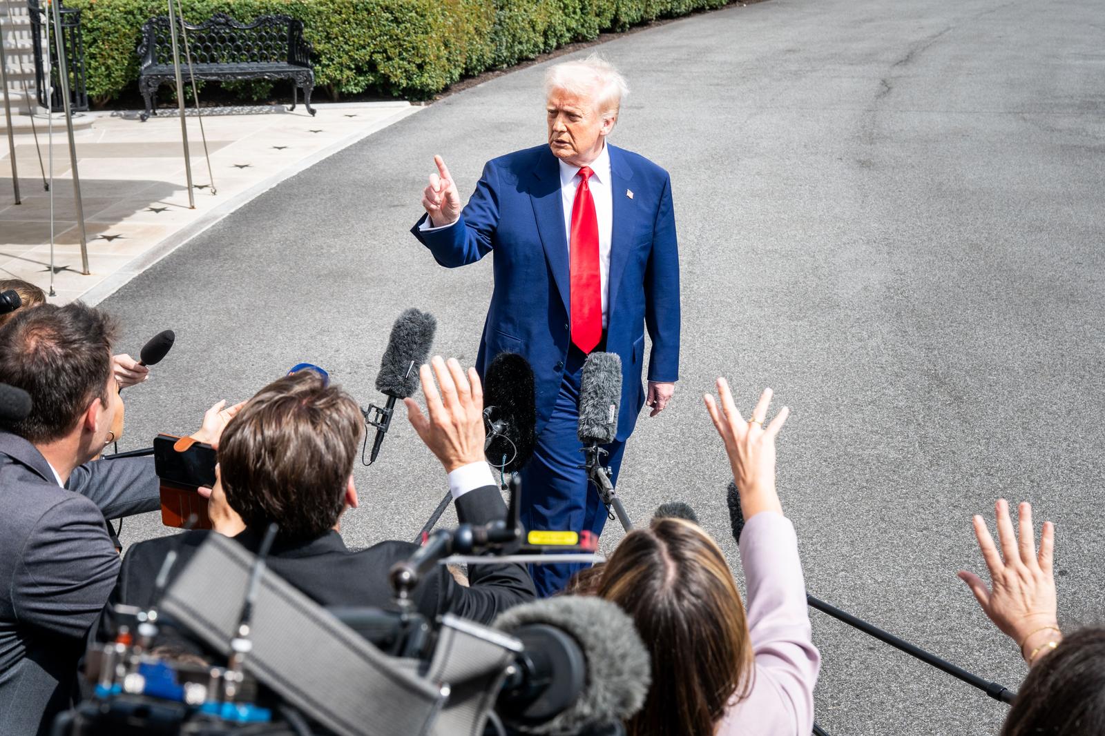 President Donald Trump speaking with reporters as he is leaving the White House in Washington, D.C. (Photo by Michael Brochstein/Sipa USA) Photo: Michael Brochstein/SIPA USA